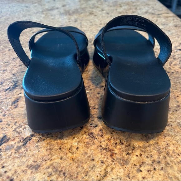 Kenneth Cole Perry Wedge Sandals. Size 5.5 - Picture 6 of 8